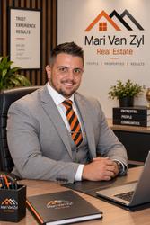 Stefan van Zyl, estate agent