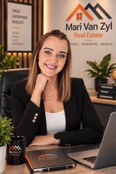 Elmarie Rudolph, estate agent